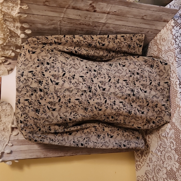 Vintage Ann Taylor Silk Blazer - Picture 4 of 5